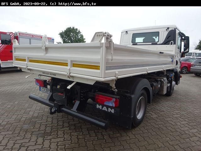 MAN TGL (TG3) 8.220 4x2 BB CH Dreiseitenkipper - Utilitaire benne: photos 4 MAN TGL (TG3) 8.220 4x2 BB CH Dreiseitenkipper - Utilitaire benne: photos 4