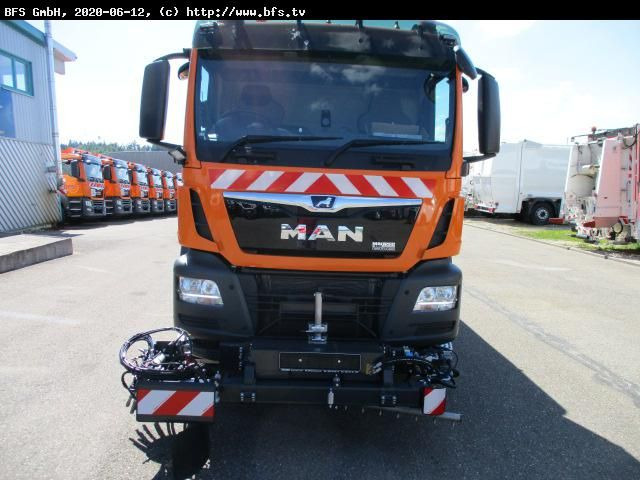 MAN TGS 18.400 4X2 BL Bucher OF 8000 RS Drehjet beid - Balayeuse de voirie: photos 2 MAN TGS 18.400 4X2 BL Bucher OF 8000 RS Drehjet beid - Balayeuse de voirie: photos 2