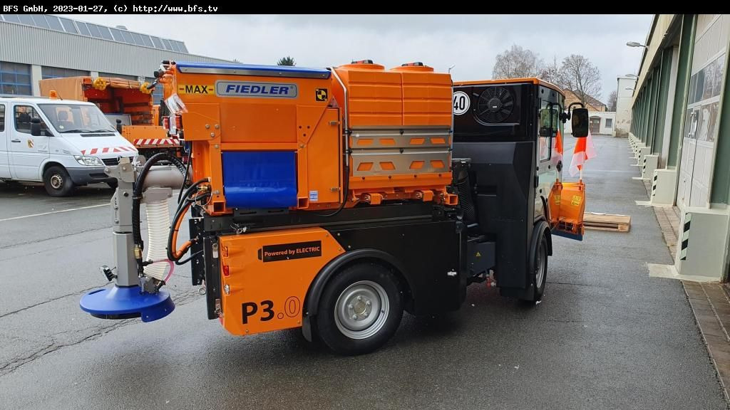 Pony P3.0 Pony P3.0 - Balayeuse de voirie: photos 3 Pony P3.0 Pony P3.0 - Balayeuse de voirie: photos 3