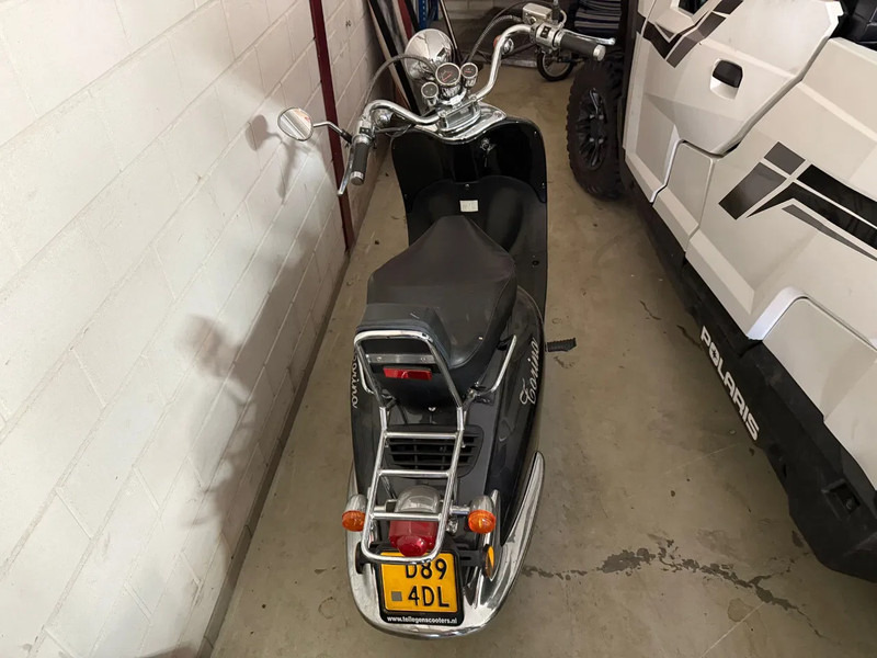BENZHOU 50RETRO 50RETRO - Motocyclette: photos 3 BENZHOU 50RETRO 50RETRO - Motocyclette: photos 3