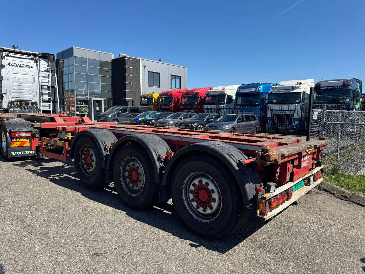 Broshuis 3 UCC-39/45 EU - 3 AXLE SAF + LIFTING AXLE - Semi-remorque porte-conteneur/ Caisse mobile: photos 4 Broshuis 3 UCC-39/45 EU - 3 AXLE SAF + LIFTING AXLE - Semi-remorque porte-conteneur/ Caisse mobile: photos 4