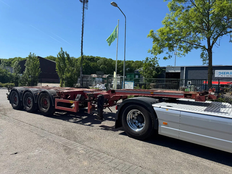 Broshuis 3 UCC-39/45 EU - 3 AXLE SAF + LIFTING AXLE - Semi-remorque porte-conteneur/ Caisse mobile: photos 1 Broshuis 3 UCC-39/45 EU - 3 AXLE SAF + LIFTING AXLE - Semi-remorque porte-conteneur/ Caisse mobile: photos 1