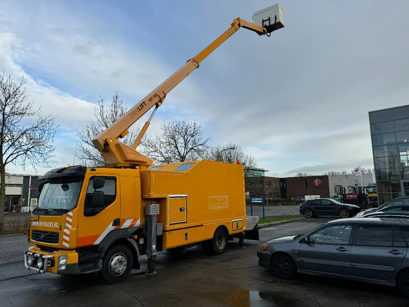 Volvo FL 240 4X2 DANILIFT WDT 180S ONLY 327.000 KM - Camion: photos 1 Volvo FL 240 4X2 DANILIFT WDT 180S ONLY 327.000 KM - Camion: photos 1