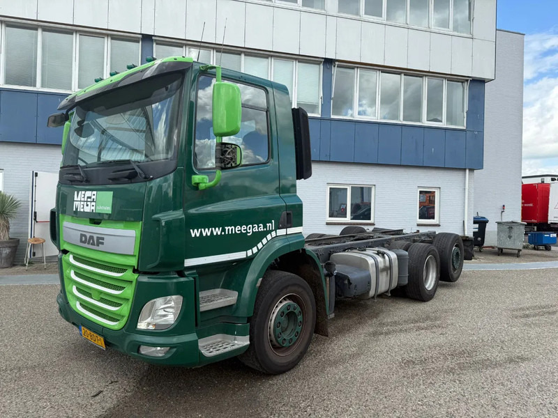 DAF CF 400 6X2 EURO 6 - ONLY 689.209 KM + STEERING AXLE - Châssis cabine: photos 1 DAF CF 400 6X2 EURO 6 - ONLY 689.209 KM + STEERING AXLE - Châssis cabine: photos 1