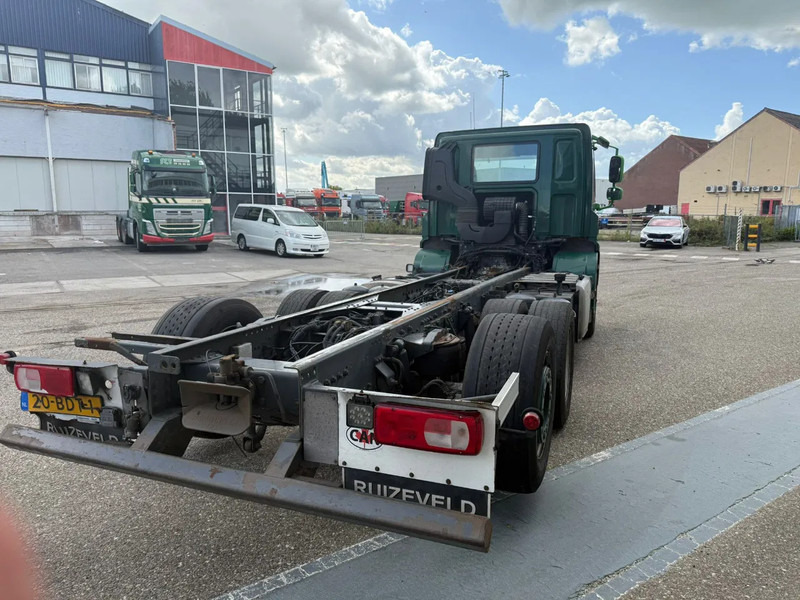 DAF CF 400 6X2 EURO 6 - ONLY 689.209 KM + STEERING AXLE - Châssis cabine: photos 3 DAF CF 400 6X2 EURO 6 - ONLY 689.209 KM + STEERING AXLE - Châssis cabine: photos 3
