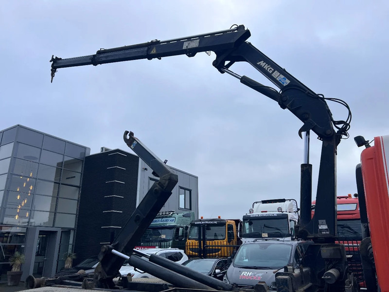 DAF CF 85.380 6X2 + MKG 141 A2 CRANE + 20 TON HOOKLIFT - EURO 3 - MANUAL GEAR - 10 TYRES - Camion grue: photos 5 DAF CF 85.380 6X2 + MKG 141 A2 CRANE + 20 TON HOOKLIFT - EURO 3 - MANUAL GEAR - 10 TYRES - Camion grue: photos 5