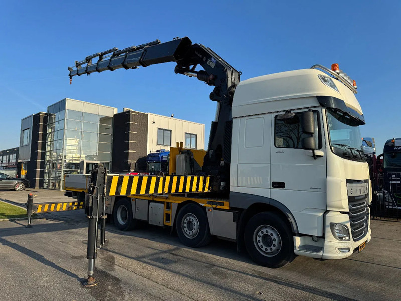 DAF XF 460 8X2 - EURO 6 + HIAB 855 EP-6 + REMOTE + STEERING AXLE - Camion plateau, Camion grue: photos 1 DAF XF 460 8X2 - EURO 6 + HIAB 855 EP-6 + REMOTE + STEERING AXLE - Camion plateau, Camion grue: photos 1