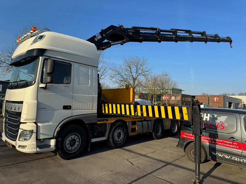 DAF XF 460 8X2 - EURO 6 + HIAB 855 EP-6 + REMOTE + STEERING AXLE - Camion plateau, Camion grue: photos 1 DAF XF 460 8X2 - EURO 6 + HIAB 855 EP-6 + REMOTE + STEERING AXLE - Camion plateau, Camion grue: photos 1