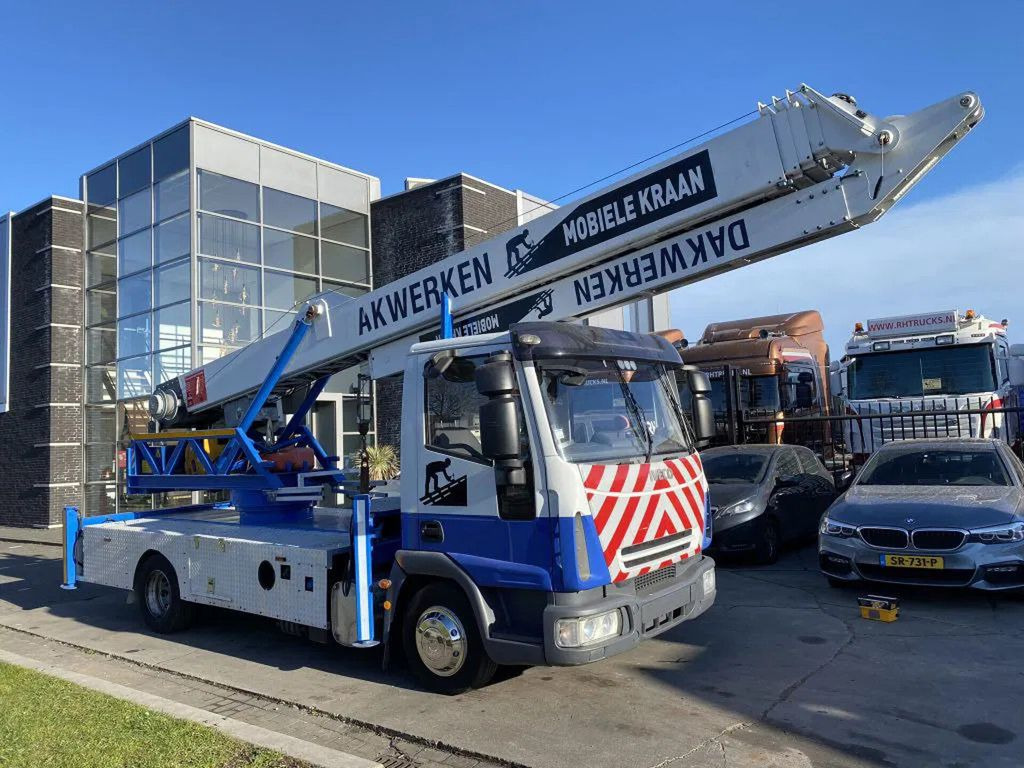 Iveco EuroCargo 90 E18 - EURO 5 + KLAAS ALU-KRAN 30 ME  en crédit-bail Iveco EuroCargo 90 E18 - EURO 5 + KLAAS ALU-KRAN 30 ME: photos 9