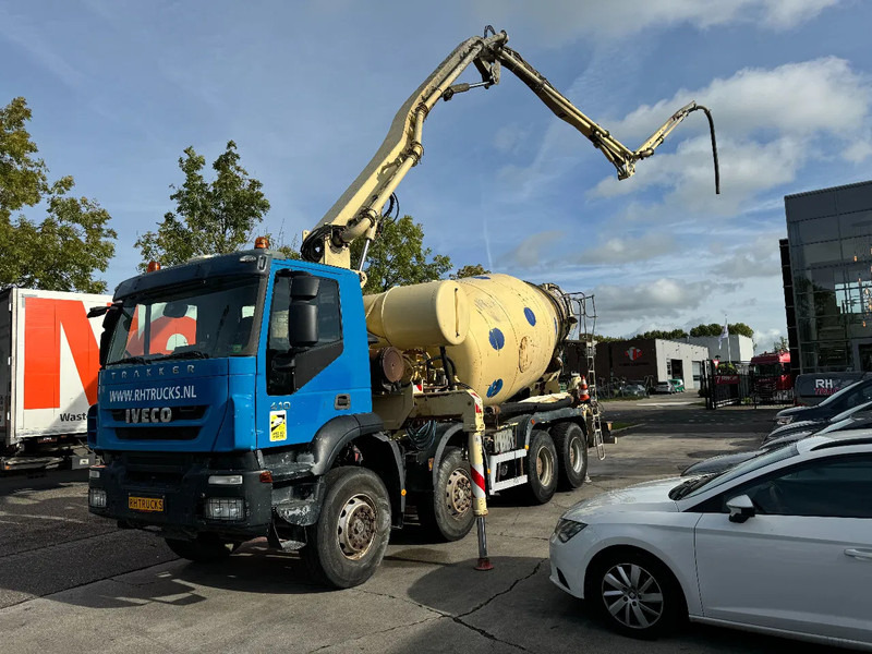 Iveco Eurotrakker 410 8X4 CIFA PUMP 24M + MIXER FULL STEEL + REMOTE CONTROL - Camion pompe: photos 1 Iveco Eurotrakker 410 8X4 CIFA PUMP 24M + MIXER FULL STEEL + REMOTE CONTROL - Camion pompe: photos 1