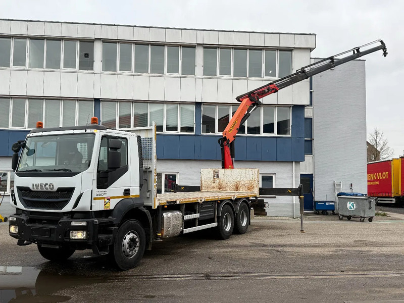 Iveco Trakker 360 6X4 EURO 6 + PALFINGER PK20001K + REMOTE CONTROL - Camion plateau, Camion grue: photos 1 Iveco Trakker 360 6X4 EURO 6 + PALFINGER PK20001K + REMOTE CONTROL - Camion plateau, Camion grue: photos 1