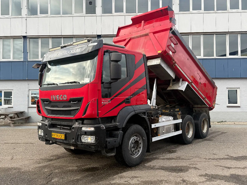 Iveco Trakker 500 6X4 EURO 6 + RETARDER - FULL STEEL SUSP. - BIG AXLES - Camion benne: photos 1 Iveco Trakker 500 6X4 EURO 6 + RETARDER - FULL STEEL SUSP. - BIG AXLES - Camion benne: photos 1