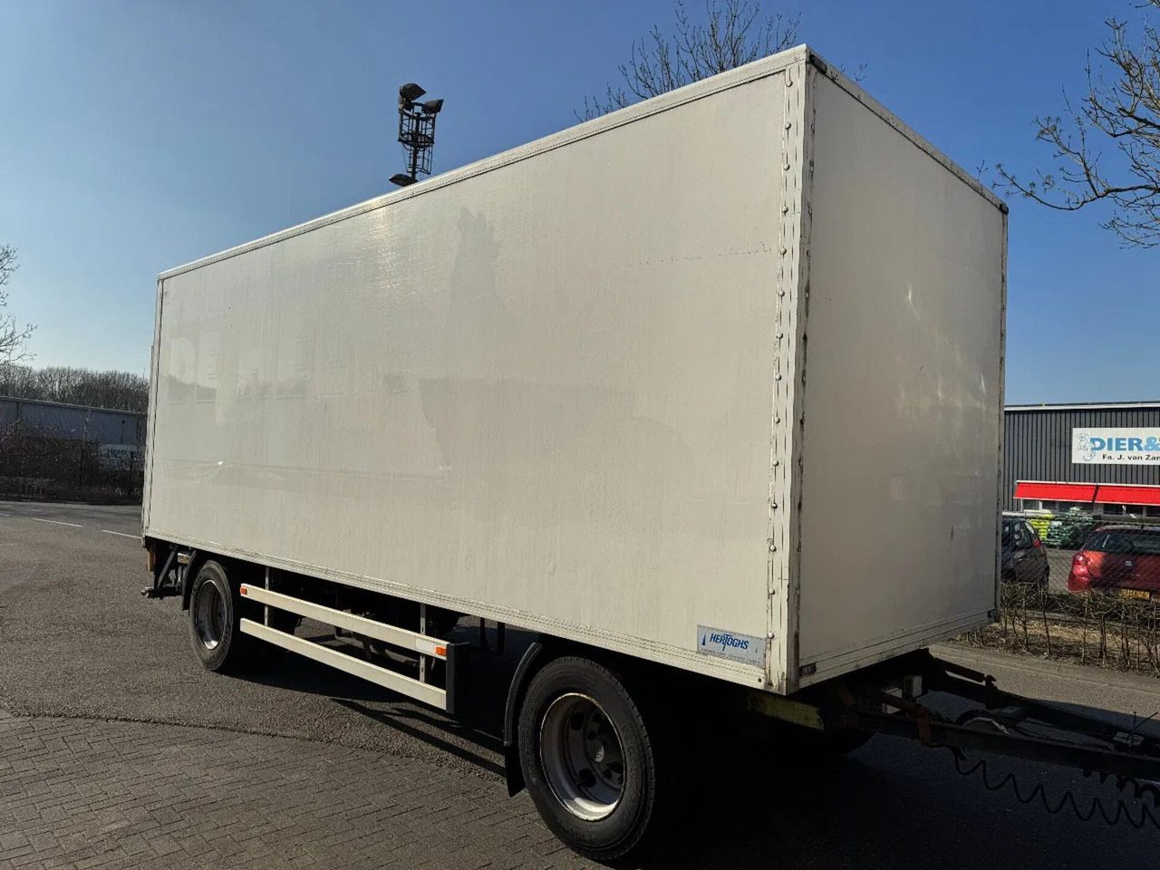 Jumbo MV 200 E + 2 AXLE BPW + DHOLLANDIA - Remorque fourgon: photos 1 Jumbo MV 200 E + 2 AXLE BPW + DHOLLANDIA - Remorque fourgon: photos 1
