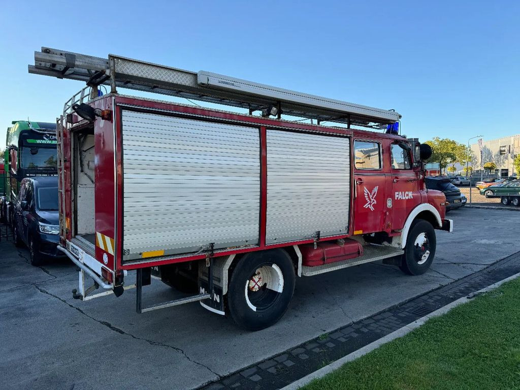 MAN 13 4X2 FIRE TRUCK - Camion de pompier: photos 4 MAN 13 4X2 FIRE TRUCK - Camion de pompier: photos 4