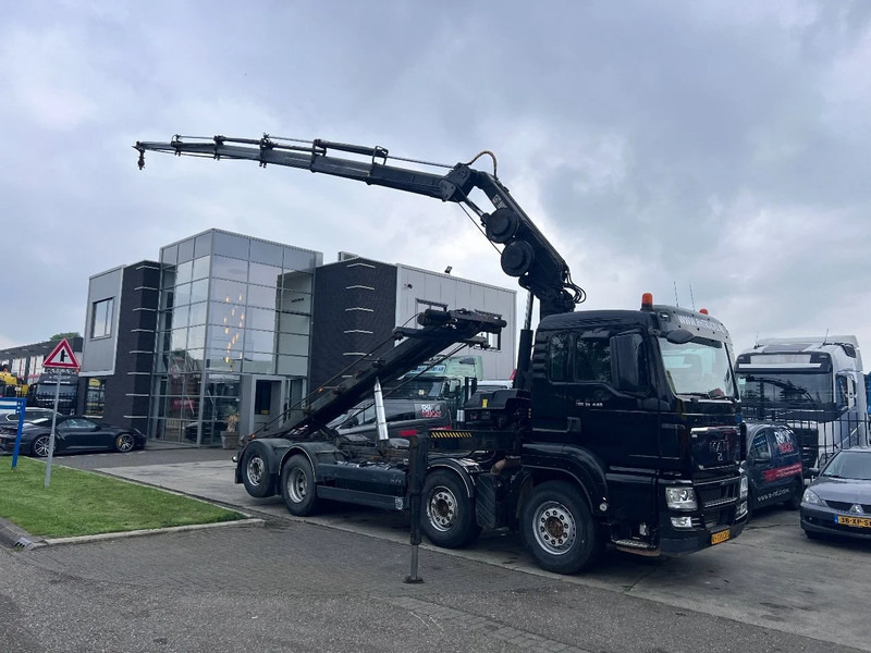 MAN TGS 35.440 8X2-4 + HIAB 220C-5 REMOTE + CABLE LIFT AUTOMATIC - Camion grue: photos 1 MAN TGS 35.440 8X2-4 + HIAB 220C-5 REMOTE + CABLE LIFT AUTOMATIC - Camion grue: photos 1