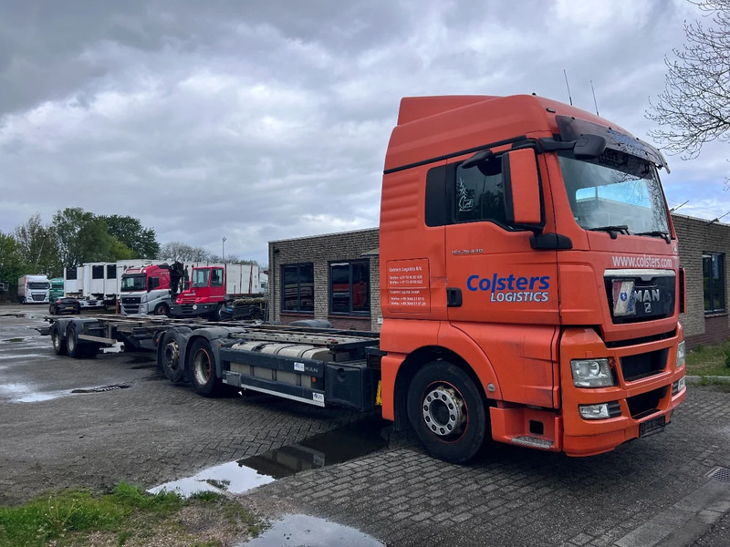 MAN TGX 26.440 XLX 6X2 + HANGER EURO 5 - BDF CHASSIS + RETARDER - Camion porte-conteneur/ Caisse mobile: photos 1 MAN TGX 26.440 XLX 6X2 + HANGER EURO 5 - BDF CHASSIS + RETARDER - Camion porte-conteneur/ Caisse mobile: photos 1