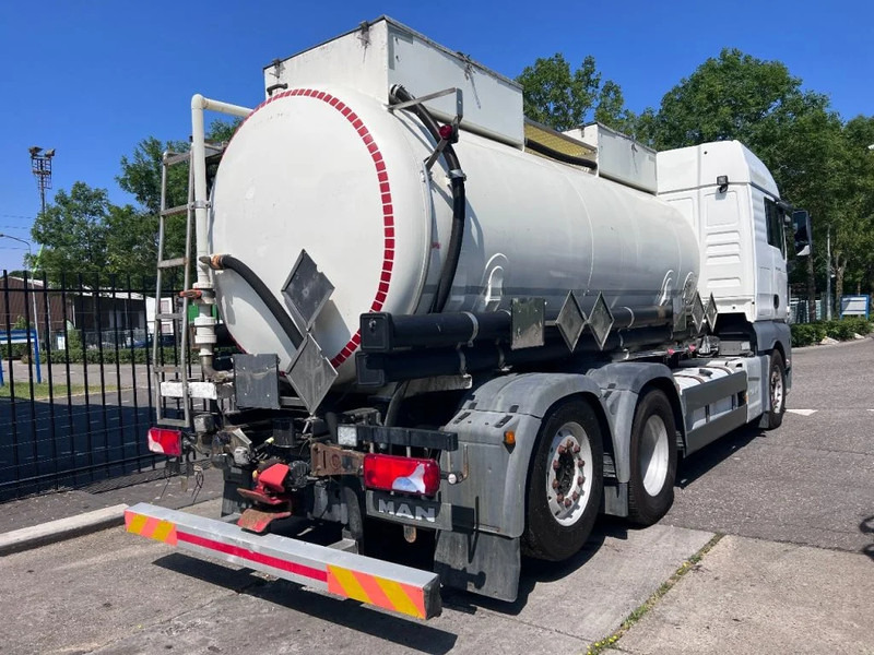 MAN TGX 26.560 6X2 EURO 6 - 11.500L VACUUM CLEANER - 2 COMPARTIMENTEN + INTARDER - Camion hydrocureur: photos 5 MAN TGX 26.560 6X2 EURO 6 - 11.500L VACUUM CLEANER - 2 COMPARTIMENTEN + INTARDER - Camion hydrocureur: photos 5