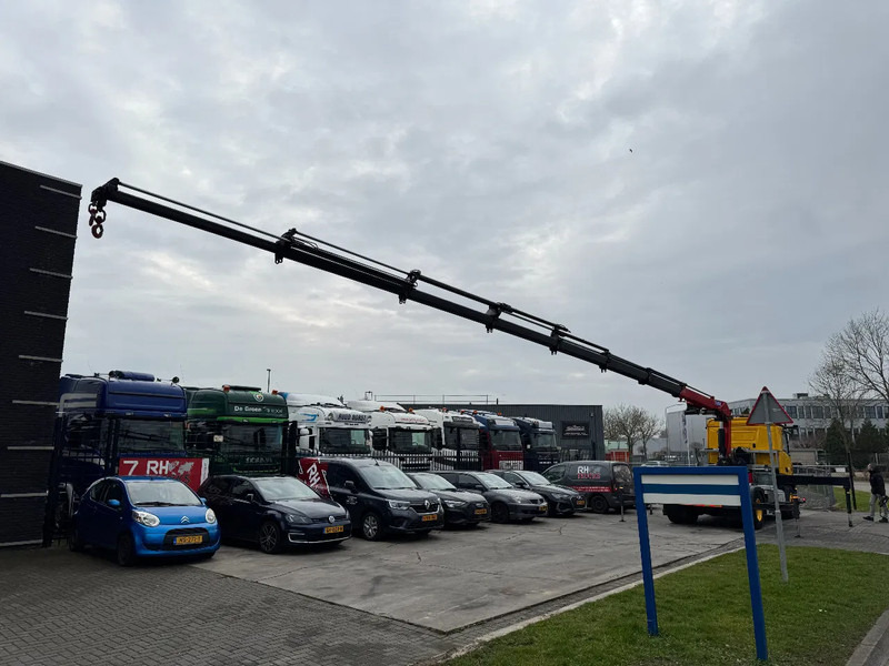 Mercedes-Benz Actros 1845 4X2 - EURO 6 + HMF 2820 + REMOTE + ONLY 105.446 KM - Camion grue: photos 3 Mercedes-Benz Actros 1845 4X2 - EURO 6 + HMF 2820 + REMOTE + ONLY 105.446 KM - Camion grue: photos 3