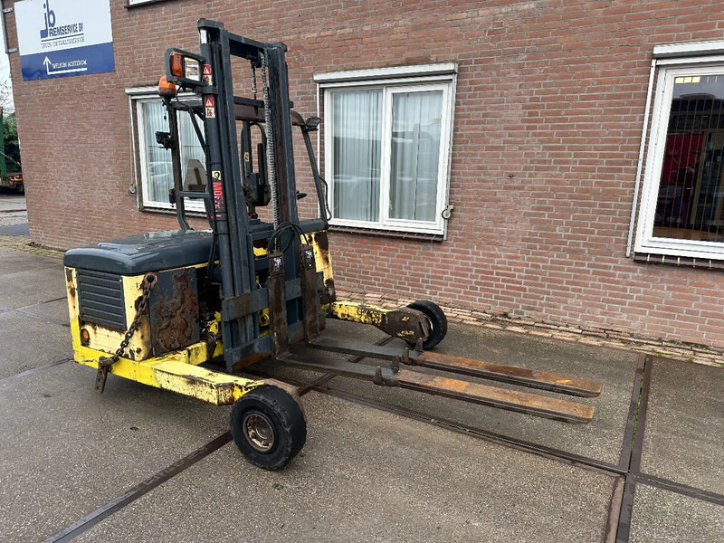 Moffett M4 25.3 2,5 TON SIDESHIFT DIESEL MEENEEMHEFTRUCK - Chariot embarqué: photos 5 Moffett M4 25.3 2,5 TON SIDESHIFT DIESEL MEENEEMHEFTRUCK - Chariot embarqué: photos 5