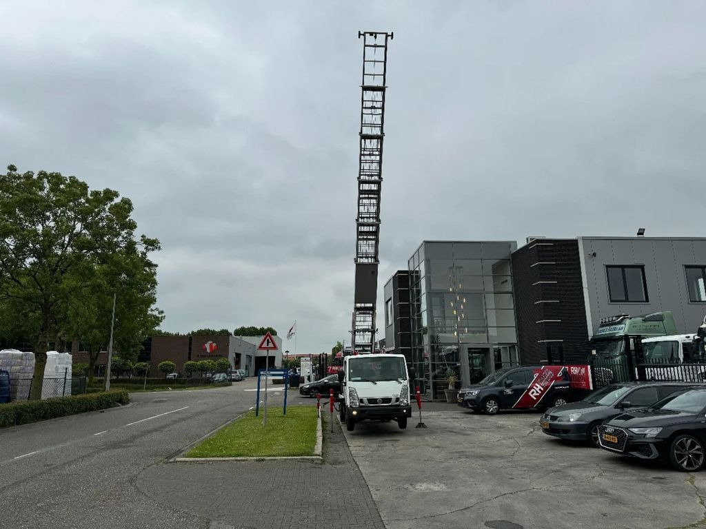 Camion avec nacelle Nissan 3X UNIT CABSTAR 35.13 EURO 6 + LIFT 25 METER + R: photos 15