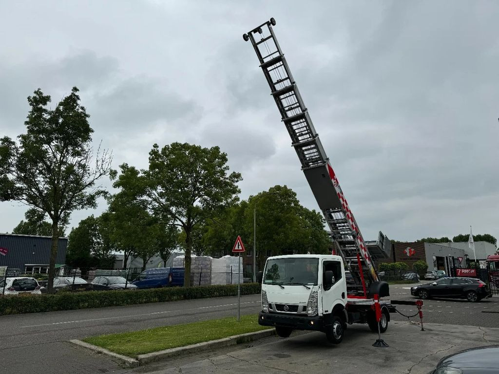 Camion avec nacelle Nissan 3X UNIT CABSTAR 35.13 EURO 6 + LIFT 25 METER + R: photos 9