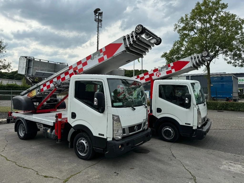 Nissan 3X UNIT CABSTAR 35.13 + LIFT 25 METER + REMOTE C - Camion avec nacelle: photos 1 Nissan 3X UNIT CABSTAR 35.13 + LIFT 25 METER + REMOTE C - Camion avec nacelle: photos 1