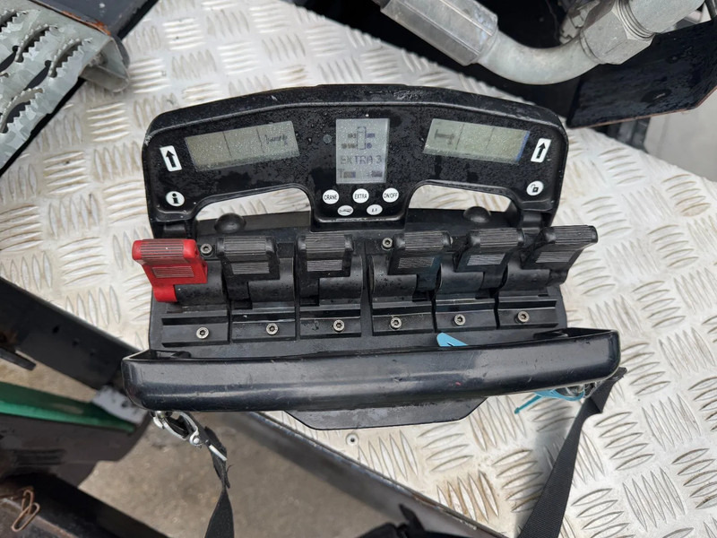 Camion plateau, Camion grue Renault C430 8X4 - EURO 6 + HIAB 288 E-5 + JIB 70X-4 + REMOTE + FULL STEEL SUSP.: photos 7 Camion plateau, Camion grue Renault C430 8X4 - EURO 6 + HIAB 288 E-5 + JIB 70X-4 + REMOTE + FULL STEEL SUSP.: photos 7