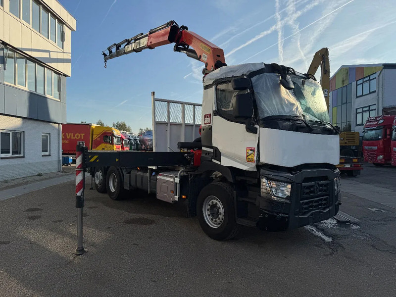 Renault C460 6X2 EURO 6 PALFINGER PK33002 + REMOTE CONTROL ENIGINE RUNNING - Camion grue: photos 2 Renault C460 6X2 EURO 6 PALFINGER PK33002 + REMOTE CONTROL ENIGINE RUNNING - Camion grue: photos 2