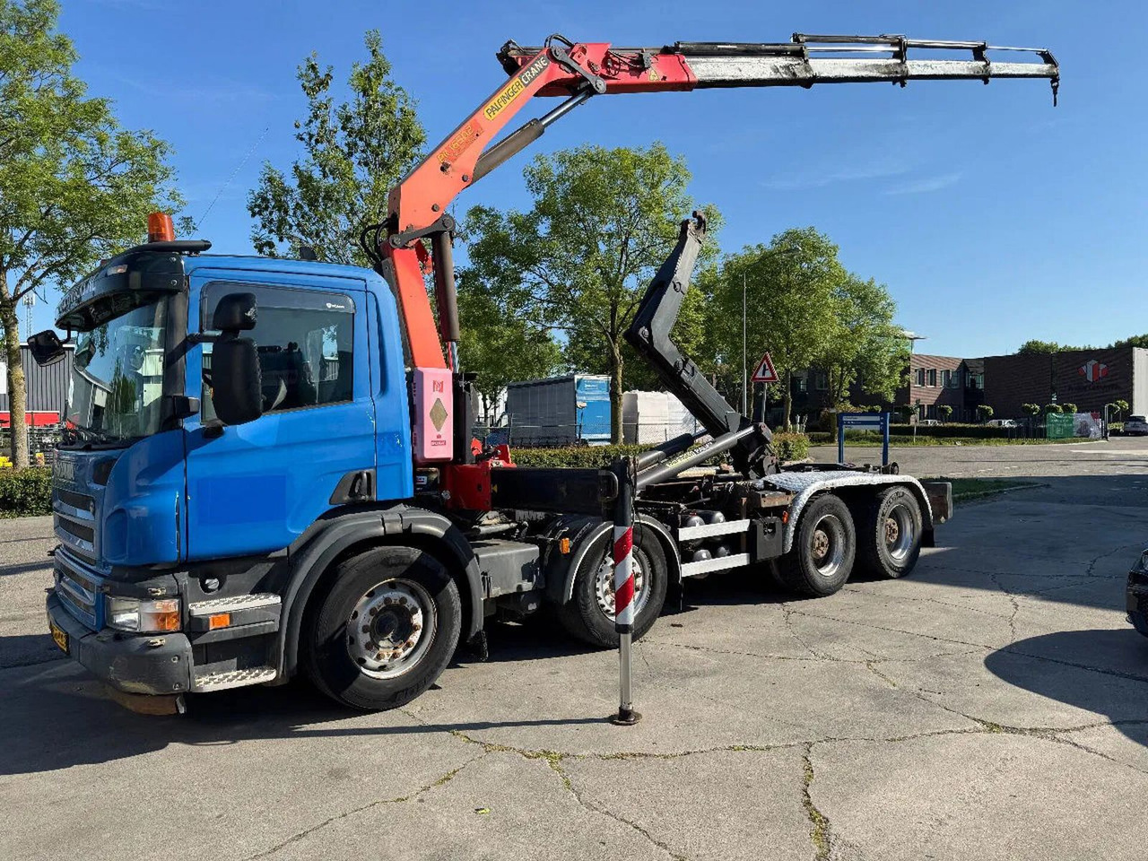 Scania P380 8X4 PALFINGER HOOK + PALFINGER PK16502 + RE - Camion grue: photos 1 Scania P380 8X4 PALFINGER HOOK + PALFINGER PK16502 + RE - Camion grue: photos 1