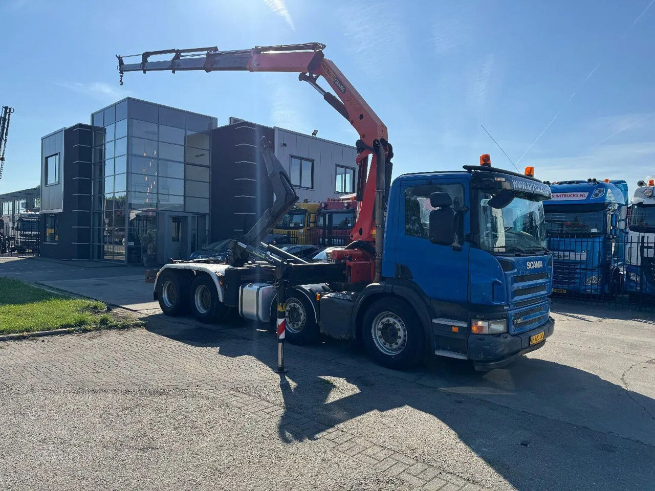 Scania P380 8X4 PALFINGER HOOK + PALFINGER PK16502 + RE - Camion grue: photos 2 Scania P380 8X4 PALFINGER HOOK + PALFINGER PK16502 + RE - Camion grue: photos 2