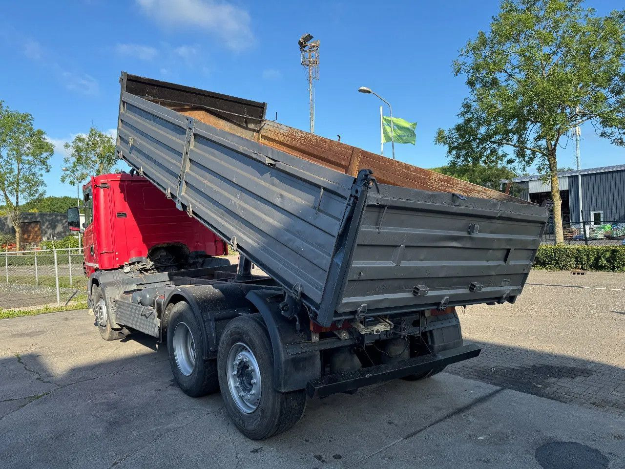 Scania R124-470 6X2 KIPPER EURO 3 - Camion benne: photos 4 Scania R124-470 6X2 KIPPER EURO 3 - Camion benne: photos 4