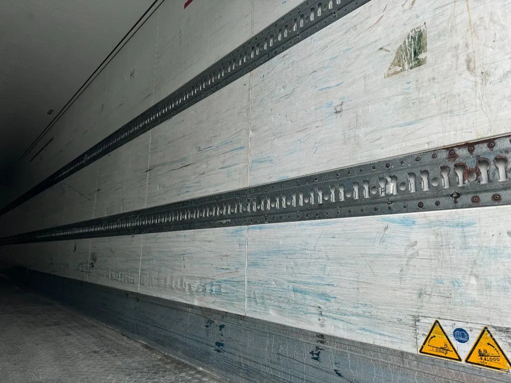 Schmitz Cargobull THERMO KING SLXE200 BPW AXLE - Semi-remorque frigorifique: photos 5 Schmitz Cargobull THERMO KING SLXE200 BPW AXLE - Semi-remorque frigorifique: photos 5