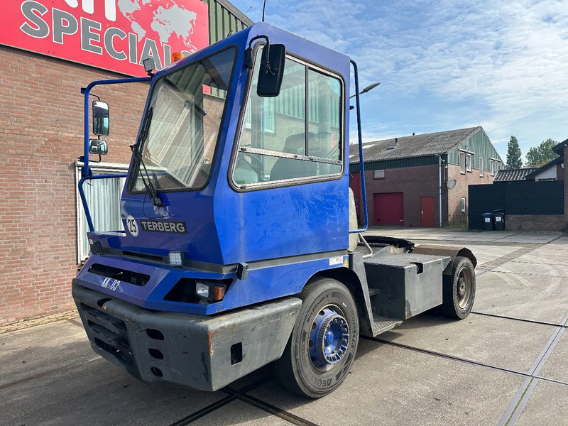 Terberg YT 182 MOTOR ROOKT - Tracteur portuaire: photos 2 Terberg YT 182 MOTOR ROOKT - Tracteur portuaire: photos 2