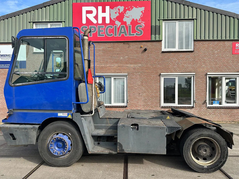 Terberg YT 182 MOTOR ROOKT - Tracteur portuaire: photos 1 Terberg YT 182 MOTOR ROOKT - Tracteur portuaire: photos 1