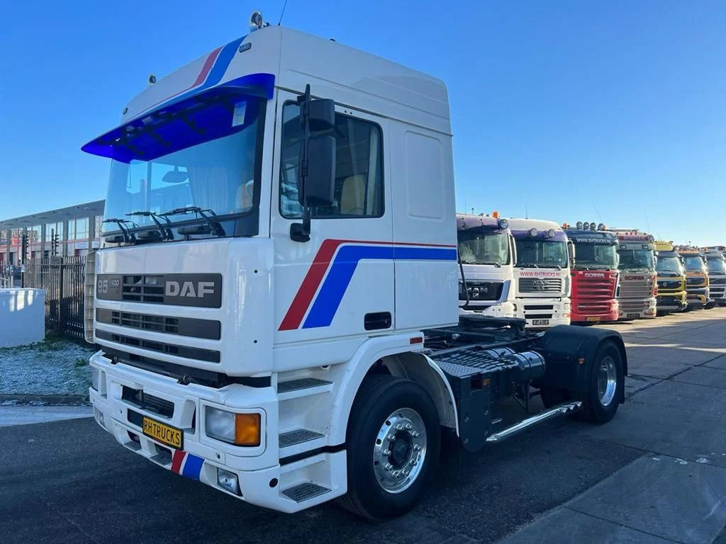 DAF 95.400 4X2 RESTORED/RESTAURIERT/GERESTAUREERD - Tracteur routier: photos 3 DAF 95.400 4X2 RESTORED/RESTAURIERT/GERESTAUREERD - Tracteur routier: photos 3