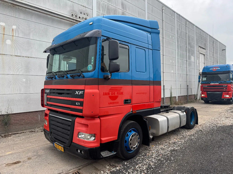 DAF XF 105.410 4X2 MEGA STANDKLIMA AIRCO - Tracteur routier: photos 1 DAF XF 105.410 4X2 MEGA STANDKLIMA AIRCO - Tracteur routier: photos 1