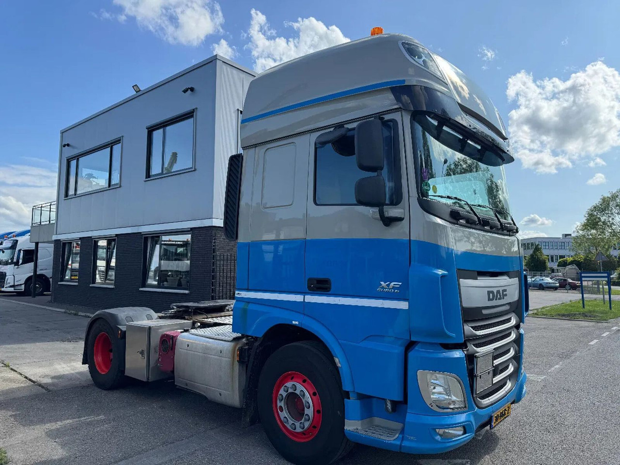DAF XF 440 4X2 - EURO 6 + ADR + TÜV 12-2025 - Tracteur routier: photos 3 DAF XF 440 4X2 - EURO 6 + ADR + TÜV 12-2025 - Tracteur routier: photos 3