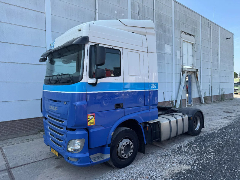 DAF XF 440 4X2 EURO 6 STANDARD TÜV TILL 04-2026 - Tracteur routier: photos 1 DAF XF 440 4X2 EURO 6 STANDARD TÜV TILL 04-2026 - Tracteur routier: photos 1