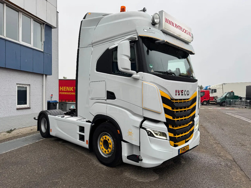 Iveco S-WAY 460 4X2 EURO 6 SKIRTS DOUBLE TANK - Tracteur routier: photos 3 Iveco S-WAY 460 4X2 EURO 6 SKIRTS DOUBLE TANK - Tracteur routier: photos 3