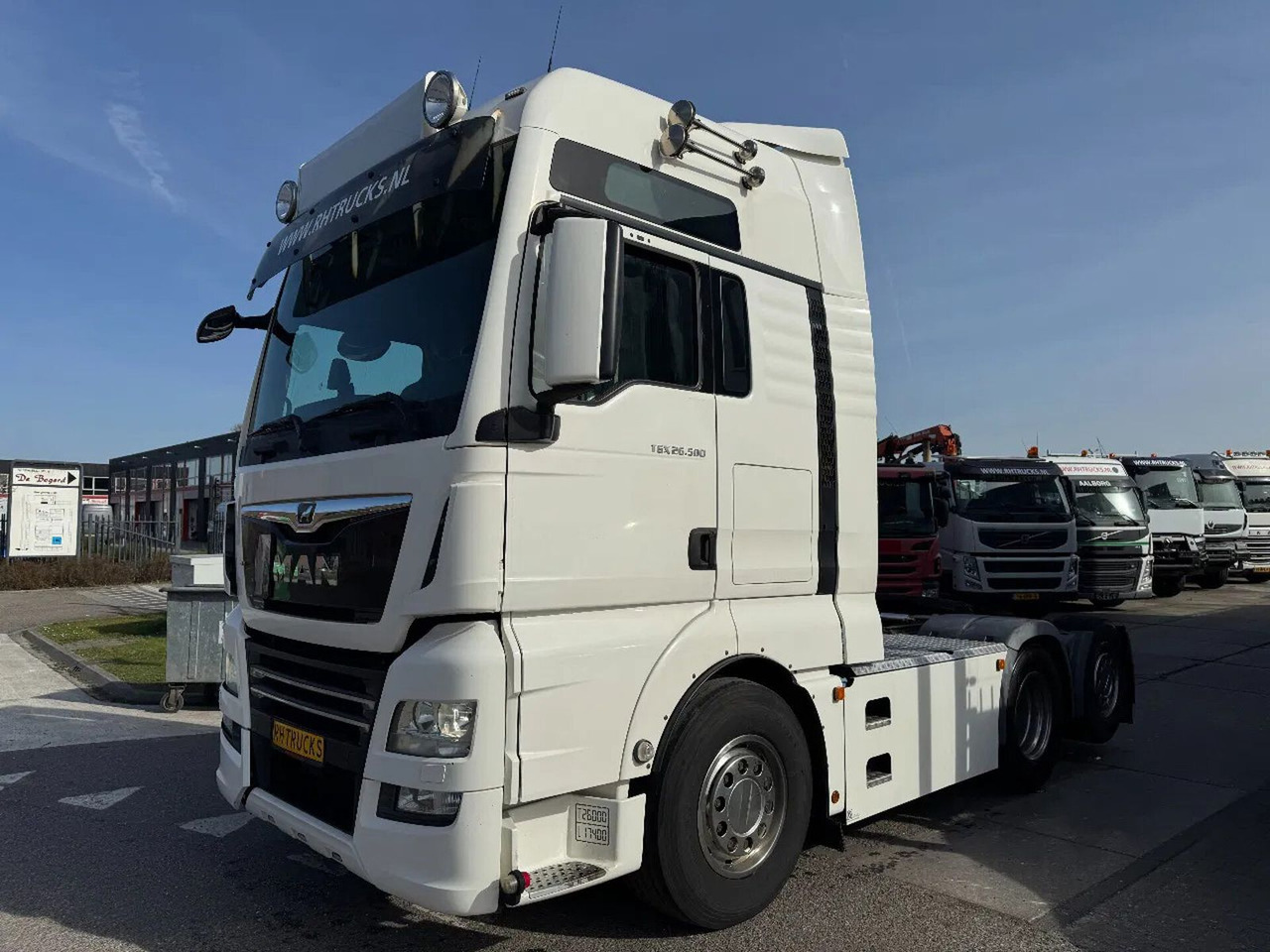 MAN TGX 26.500 6X2 - EURO 6 + LIFTING AXLE - Tracteur routier: photos 1 MAN TGX 26.500 6X2 - EURO 6 + LIFTING AXLE - Tracteur routier: photos 1