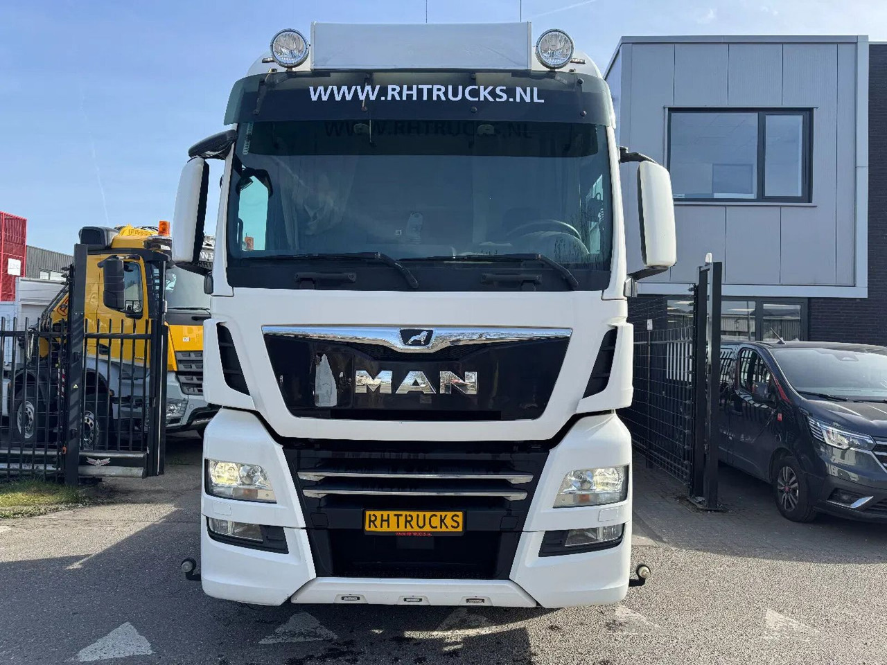 MAN TGX 26.500 6X2 - EURO 6 + LIFTING AXLE - Tracteur routier: photos 2 MAN TGX 26.500 6X2 - EURO 6 + LIFTING AXLE - Tracteur routier: photos 2