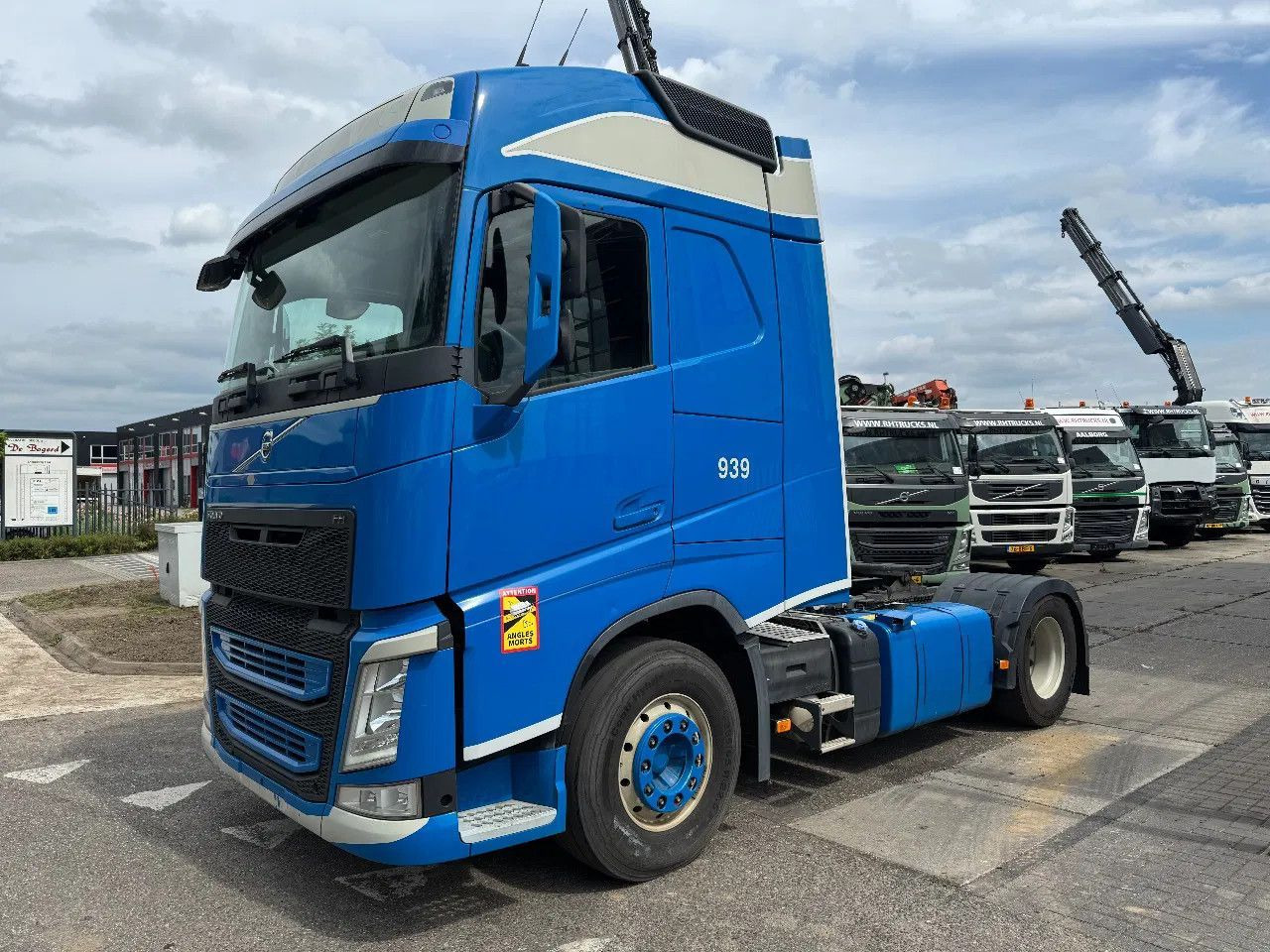 Volvo FH 420 4X2 EURO 6 SPOILERS - Tracteur routier: photos 1 Volvo FH 420 4X2 EURO 6 SPOILERS - Tracteur routier: photos 1