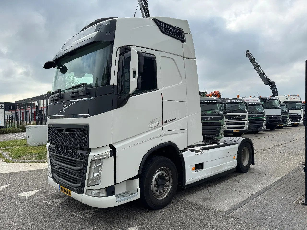 Volvo FH 460 4X2 EURO 6 SKIRTS SPOILERS HYDRAULIC - Tracteur routier: photos 1 Volvo FH 460 4X2 EURO 6 SKIRTS SPOILERS HYDRAULIC - Tracteur routier: photos 1