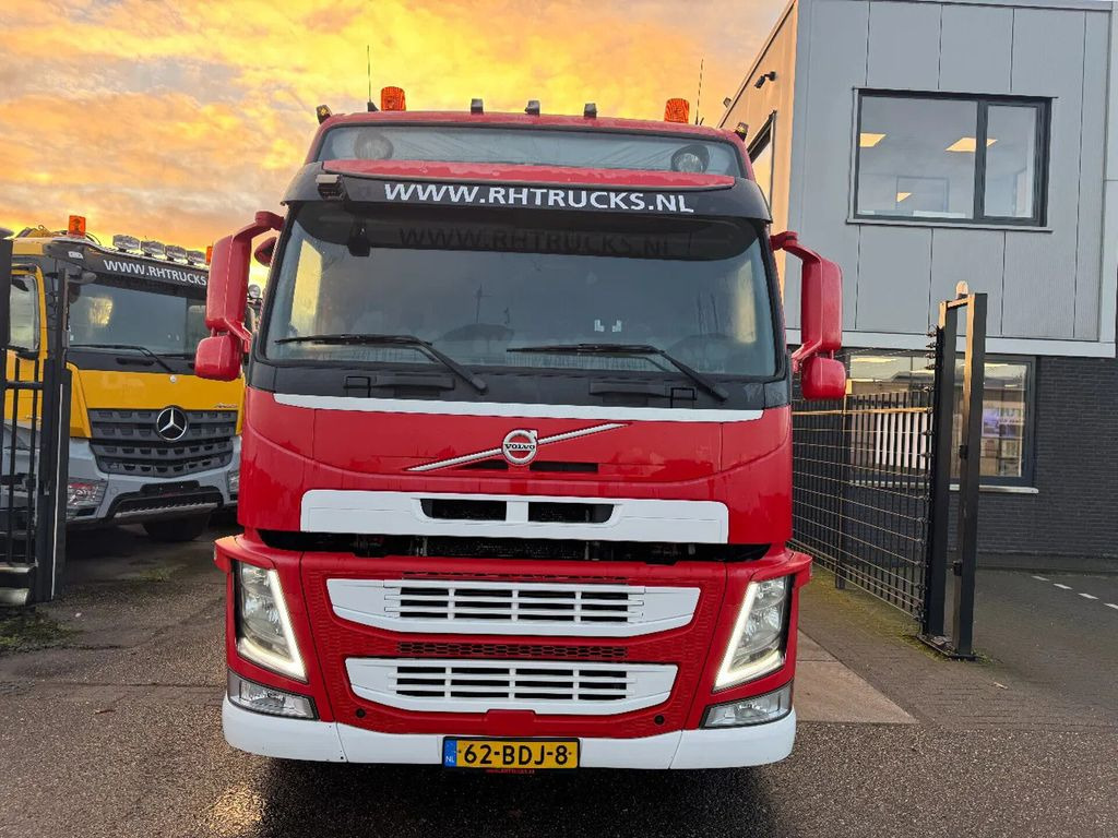 Volvo FM 330 4X2 - EURO 6 + AUTOMATIC + SKIRTS - Tracteur routier: photos 2 Volvo FM 330 4X2 - EURO 6 + AUTOMATIC + SKIRTS - Tracteur routier: photos 2