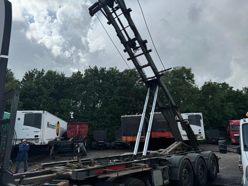Van Hool CABLE AND KIPPING SYSTEM 3X BPW AXLE FRONT LIFTING - Semi-remorque porte-conteneur/ Caisse mobile: photos 5 Van Hool CABLE AND KIPPING SYSTEM 3X BPW AXLE FRONT LIFTING - Semi-remorque porte-conteneur/ Caisse mobile: photos 5