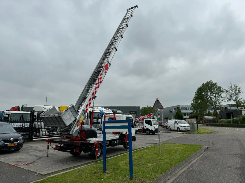 Véhicule utilitaire Nissan 3X UNIT CABSTAR 35.13 EURO 6 + LIFT 25 METER + REMOTE CONTROL: photos 11