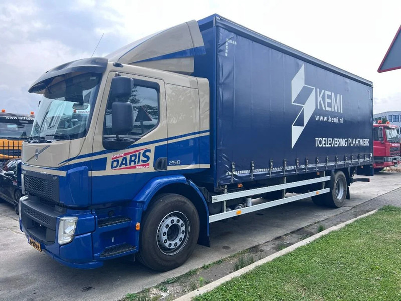 Volvo FE 250 4X2 EURO 6 - 19 TON + DHOLLANDIA - Camion à rideaux coulissants: photos 1 Volvo FE 250 4X2 EURO 6 - 19 TON + DHOLLANDIA - Camion à rideaux coulissants: photos 1