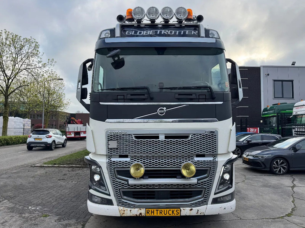 Volvo FH 16.650 6X4 - EURO 6 + CARRIER SUPRA 750 - Camion frigorifique: photos 2 Volvo FH 16.650 6X4 - EURO 6 + CARRIER SUPRA 750 - Camion frigorifique: photos 2