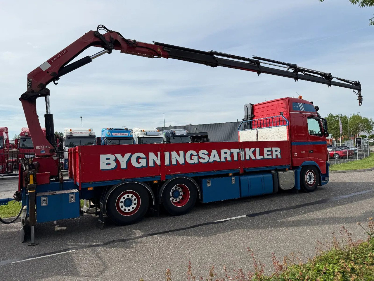 Volvo FH 600 - 6X2 - EURO 5 + HMF 2420 K5 + REMOTE - Camion plateau, Camion grue: photos 3 Volvo FH 600 - 6X2 - EURO 5 + HMF 2420 K5 + REMOTE - Camion plateau, Camion grue: photos 3