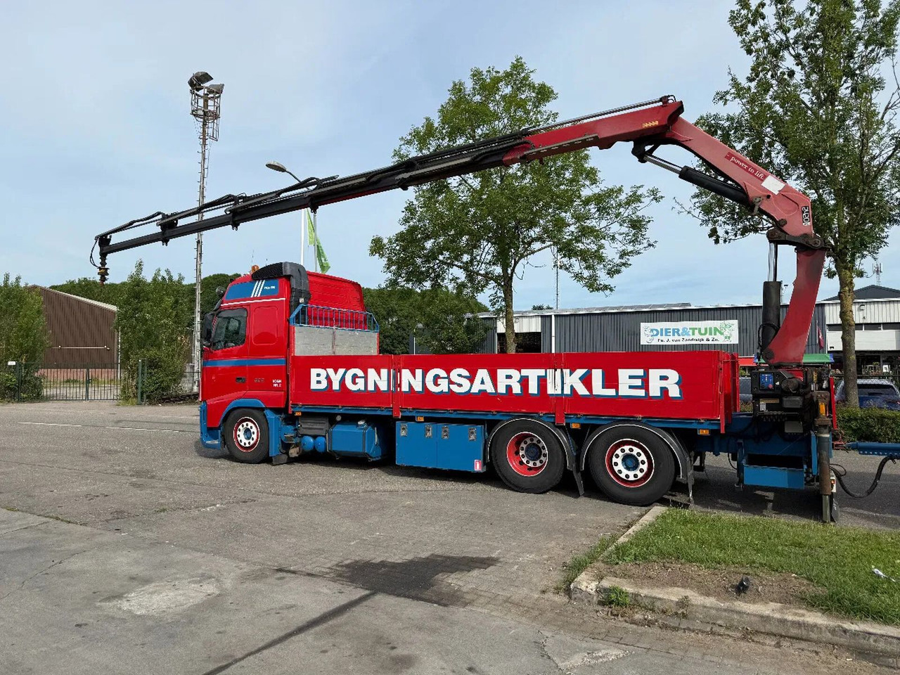 Volvo FH 600 - 6X2 - EURO 5 + HMF 2420 K5 + REMOTE - Camion plateau, Camion grue: photos 4 Volvo FH 600 - 6X2 - EURO 5 + HMF 2420 K5 + REMOTE - Camion plateau, Camion grue: photos 4